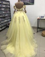 Load image into Gallery viewer, Tulle Off Shoulder Ball Gown Lace Embroidery Quinceanera Dresses