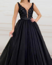Load image into Gallery viewer, Tulle Prom Dresses Ball Gown Lace Flowers V Neck