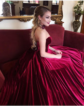 Load image into Gallery viewer, velvet-ball-gowns