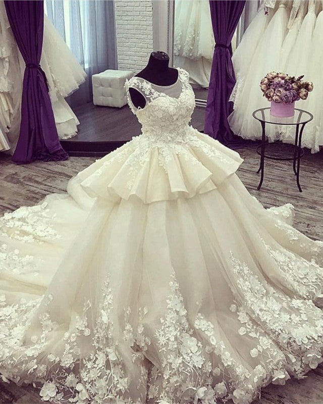 Vintage Ball Gown Wedding Dresses Lace Flowers Cap Sleeves Organza Layered