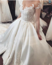 Load image into Gallery viewer, Vintage Lace Appliques Cap Sleeves Satin Wedding Dresses Ball Gowns With Bow