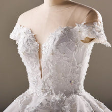 Load image into Gallery viewer, Vintage Lace Cap Sleeves Tulle Scoop Neck Wedding Dresses Ball Gowns