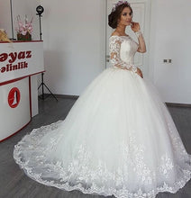 Load image into Gallery viewer, Vintage Long Sleeves Lace Wedding Ball Gown Dresses For Bride