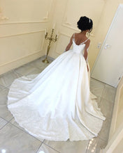 Load image into Gallery viewer, Backless Wedding Long Sleeve Ball Gown Dresses