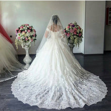 Load image into Gallery viewer, Vintage V-neck Off The Shoulder Lace Wedding Ball Gown Dresses
