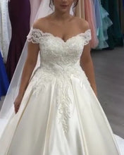 Load image into Gallery viewer, vintage bridal gowns