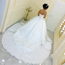 Load image into Gallery viewer, White Satin Bridal Wedding Dresses Ball Gowns With Sweetheart Neckline