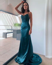 Load image into Gallery viewer, Hunter Green Mermaid Prom Dresses
