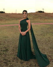 Load image into Gallery viewer, One Shoulder Bridesmaid Dresses Emerald Green