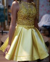 Load image into Gallery viewer, Gold Homecoming Dresses 2021