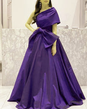 Load image into Gallery viewer, One Shoulder Taffeta Gown With Bow