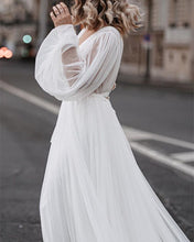 Load image into Gallery viewer, Long Sleeves Wedding Dress Beach