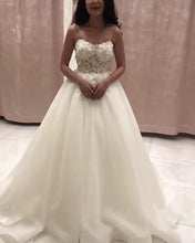 Load image into Gallery viewer, Sweetheart Wedding Dress
