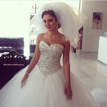 Load image into Gallery viewer, crystal beading sweetheart bodice corset princess wedding dresses