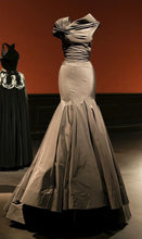 Load image into Gallery viewer, Unique Taffeta Mermaid Prom Evening Dresses