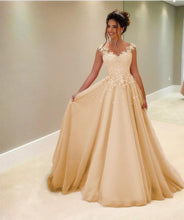 Load image into Gallery viewer, Modest Tulle Formal Dresses With Lace Cap Sleeves