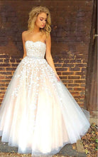 Load image into Gallery viewer, sweetheart lace embroidery champagne wedding dresses ball gowns