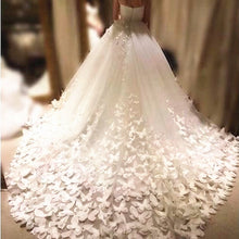 Load image into Gallery viewer, unique butterfly wedding dresses ball gowns sweetheart neckline