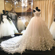 Load image into Gallery viewer, unique butterfly wedding dresses ball gowns sweetheart neckline