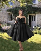 Load image into Gallery viewer, Bowo Strapless Midi Satin Dress
