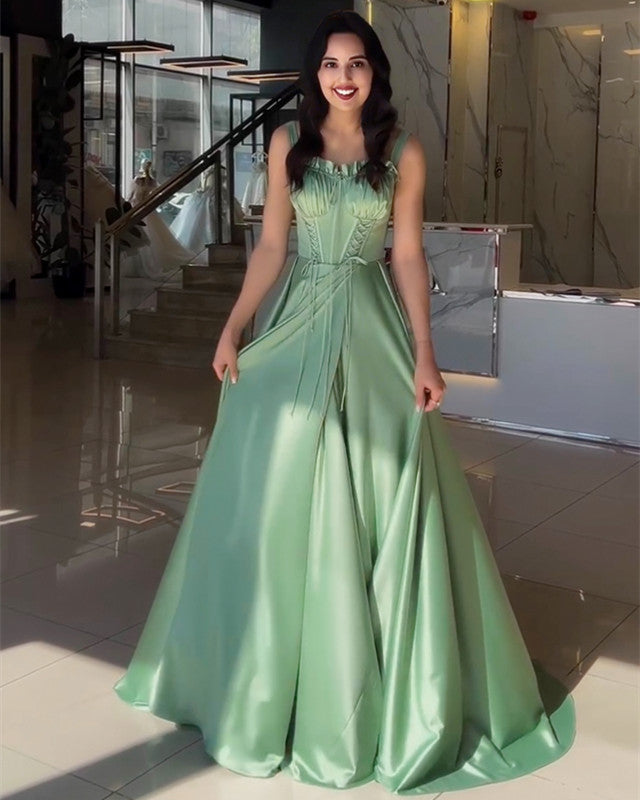 a line spaghetti strap satin dress A-line Sweetheart Straps Women's size:Custom Lorde Embellished Crepe Maxi cf-size-m This dress features a