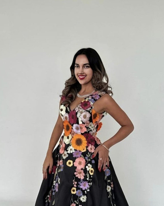 Long Black V-neck Floral Flowers Embroidery Dress Long Black V-neck Floral Flowers Embroidery Dress