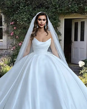 Load image into Gallery viewer, Strapless Bodice Corset Satin Wedding Dress
