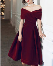 Load image into Gallery viewer, Velvet Midi Bridesmaid Dresses Off The Shoulder
