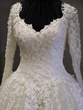 Load image into Gallery viewer, Vintage Long Sleeves Wedding Dresses Princess
