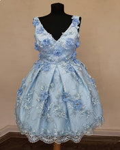 Load image into Gallery viewer, Short Lace Homecoming Dresses Light Blue
