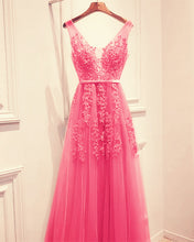 Load image into Gallery viewer, Elegant Tulle Bridesmaid Dresses Pink Lace Appliques
