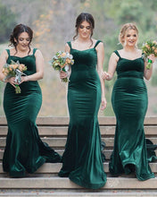 Load image into Gallery viewer, Velvet Bridesmaid Dresses Emerald Green
