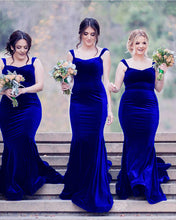 Load image into Gallery viewer, Elegant Sweetheart Mermaid Velvet Bridesmaid Dresses
