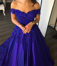 Load image into Gallery viewer, Elegant Flower And Lace Appliques V Neck Satin Prom Dresses
