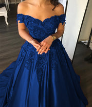 Load image into Gallery viewer, Elegant Flower And Lace Appliques V Neck Satin Prom Dresses
