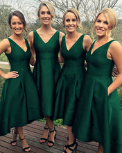 Load image into Gallery viewer, Emerald Green Bridesmaid Dresses Front Short Long Back
