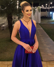 Load image into Gallery viewer, 8859 Evening Dresses Plunge Neck
