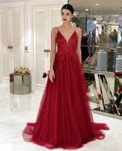 Load image into Gallery viewer, Red Tulle Evening Dresses Lace Appliques

