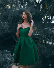 Load image into Gallery viewer, Green-Bridesmaid-Dresses
