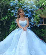 Load image into Gallery viewer, A Line Floor Length Tulle Prom Dresses Lace Appliques
