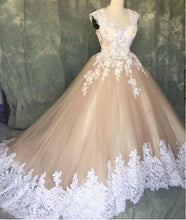 Load image into Gallery viewer, A Line Ivory Lace Cap Sleeves Tulle Champagne Wedding Dresses
