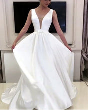 Load image into Gallery viewer, Wedding Gown With Bow
