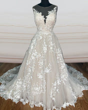 Load image into Gallery viewer, Plus Size Tulle Wedding Dresses
