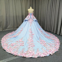 Load image into Gallery viewer, Amazing 3D Floral Lace Flower Satin Wedding Dresses Sweetheart Ball Gowns
