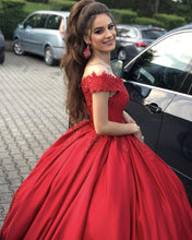 Load image into Gallery viewer, Amazing Lace Beaded V-neck Ball Gowns Wedding Dresses
