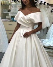 Load image into Gallery viewer, Vintage Satin Wedding Dress Ball Gown 2020
