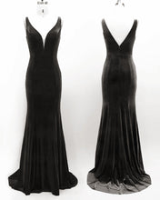 Load image into Gallery viewer, Black Velvet Bridesmaid Dresses Mermaid
