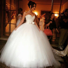 Load image into Gallery viewer, Bling Bling Sequin Beaded Sweetheart Bow Sashes Tulle Ball Gown Wedding Dresses
