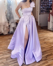 Load image into Gallery viewer, High Slit Satin Bridesmaid Dresses One Shoulder With Bow
