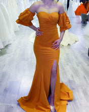 Load image into Gallery viewer, Simple Mermaid Split Bridesmaid Dresses Removable Sleeves
